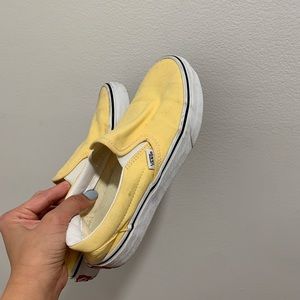 yellow vans super cute for the summer !!